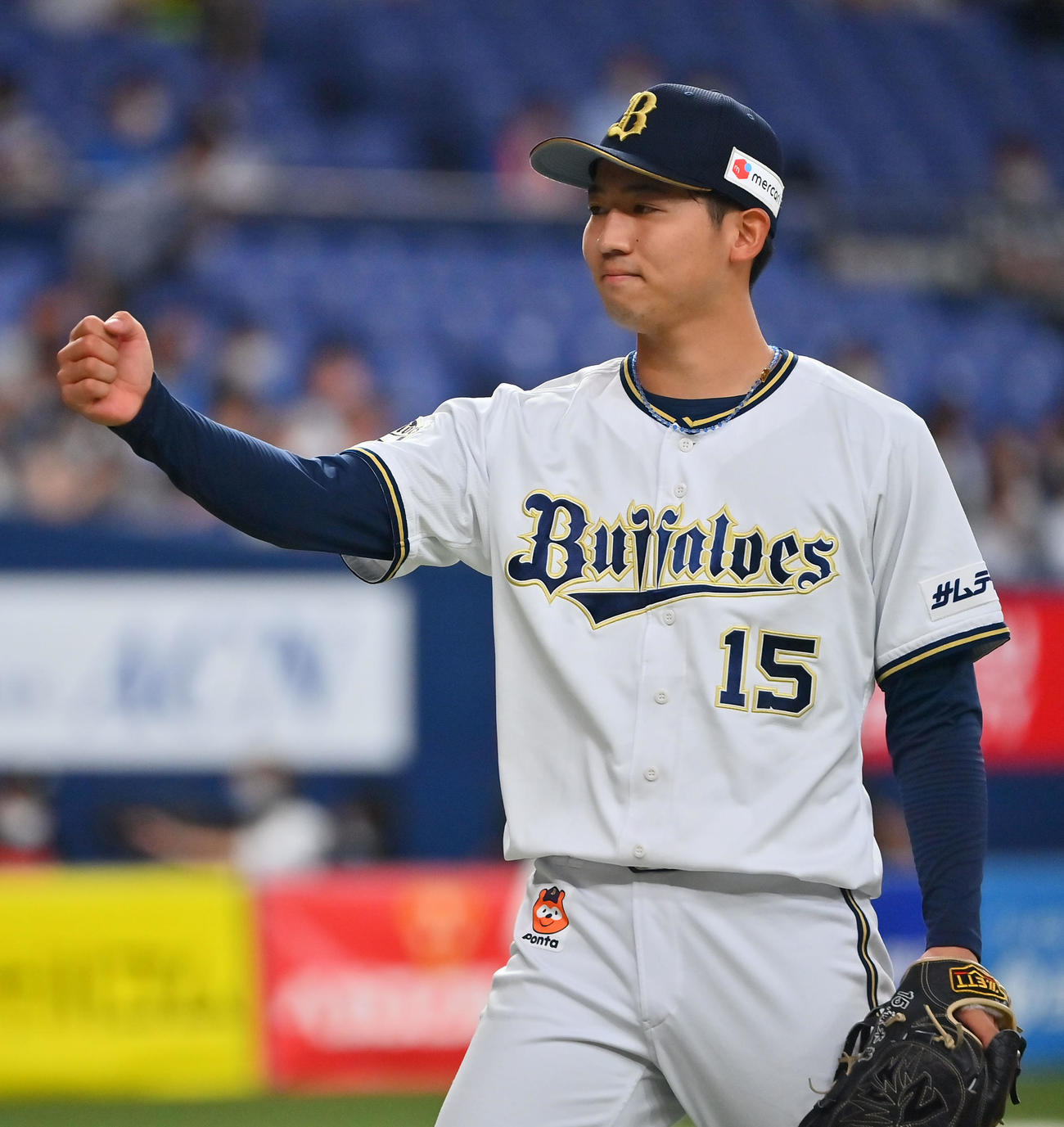 オリックス対西武　5回を無失点に抑えベンチに引き揚げるオリックス先発の椋木（撮影・和賀正仁）