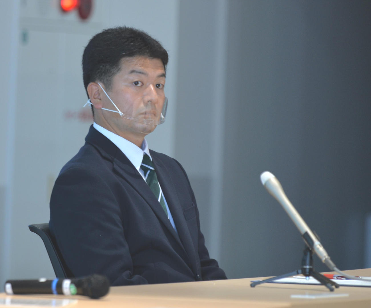記者発表に出席した仙台大・入沢新監督（撮影・佐藤究）