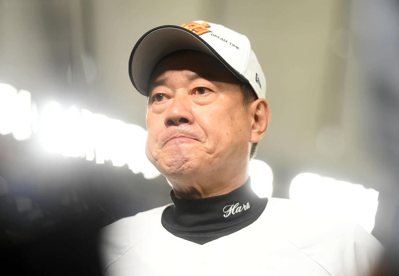 巨人対DeNA　安倍晋三元首相の銃撃について話をする巨人原監督（撮影・たえ見朱実）