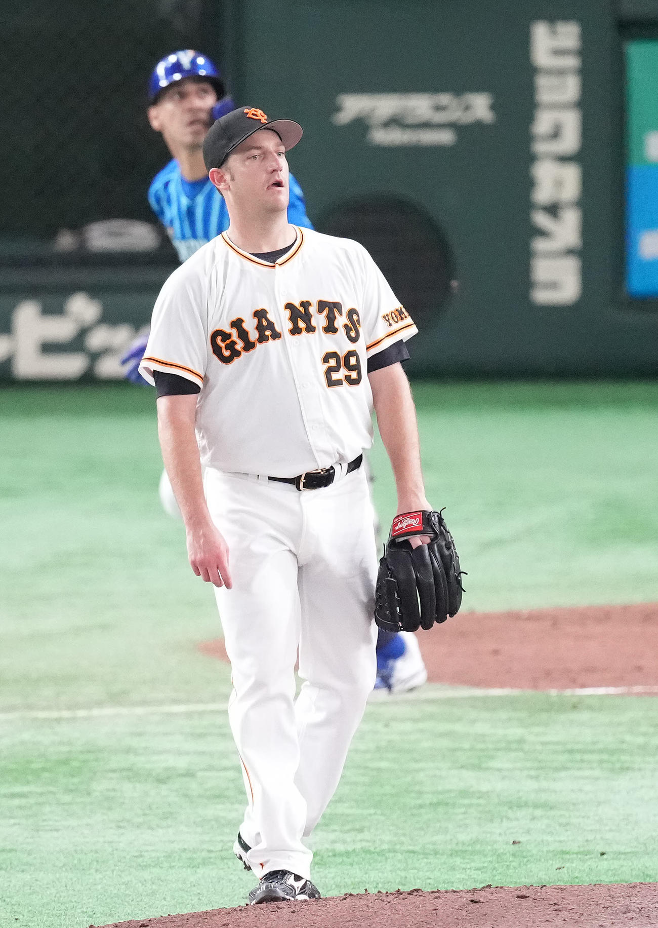 巨人対DeNA 4回表DeNA1死、ソトに先制の左越えソロ本塁打を浴びるアンドリース（撮影・鈴木みどり）