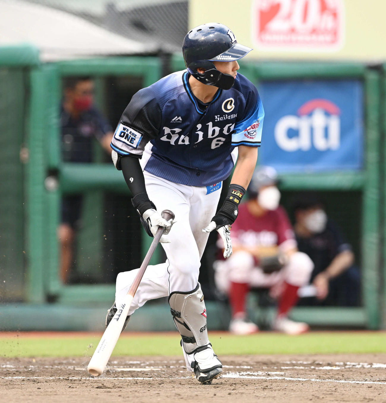 楽天対西武　3回表西武1死、源田は左中間へ三塁打を放つ（撮影・滝沢徹郎）