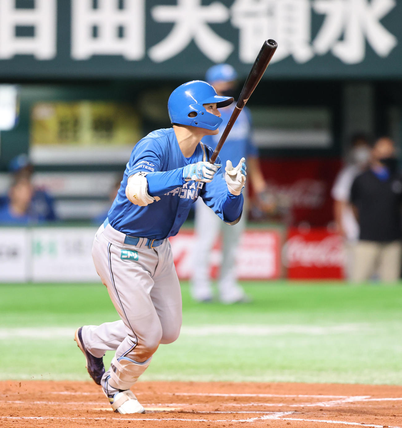 ソフトバンク対日本ハム　7回表日本ハム2死、清宮幸太郎は右中間にソロ本塁打を放つ（撮影・梅根麻紀）