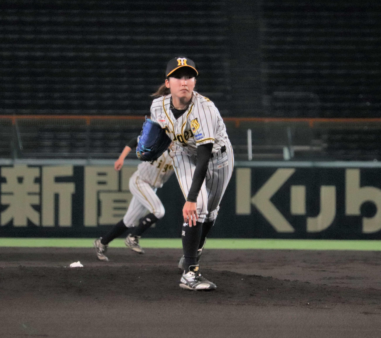 エイジェック戦に先発した阪神Women植村美奈子（撮影・三宅ひとみ）