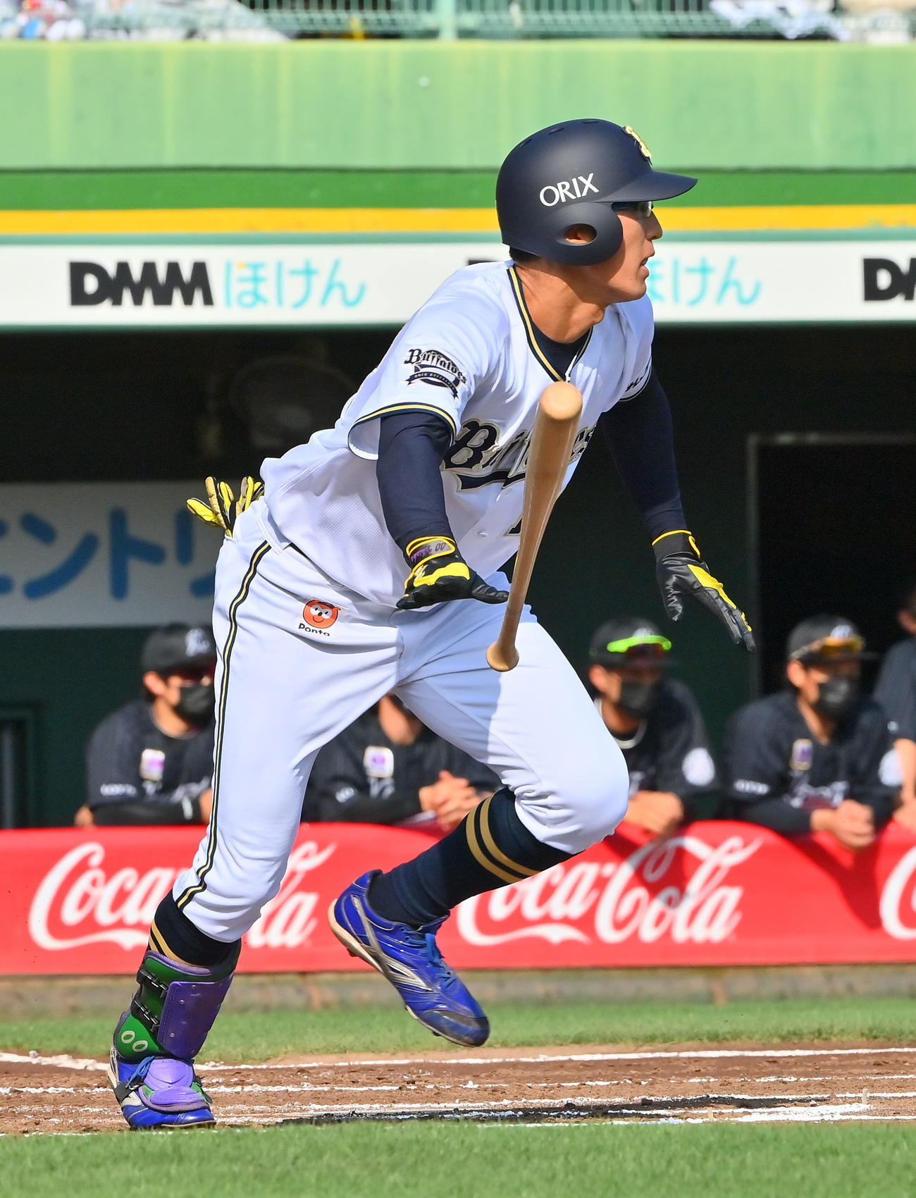 オリックス対ロッテ　1回裏オリックス無死、遊撃失策を誘う石岡（撮影・和賀正仁）