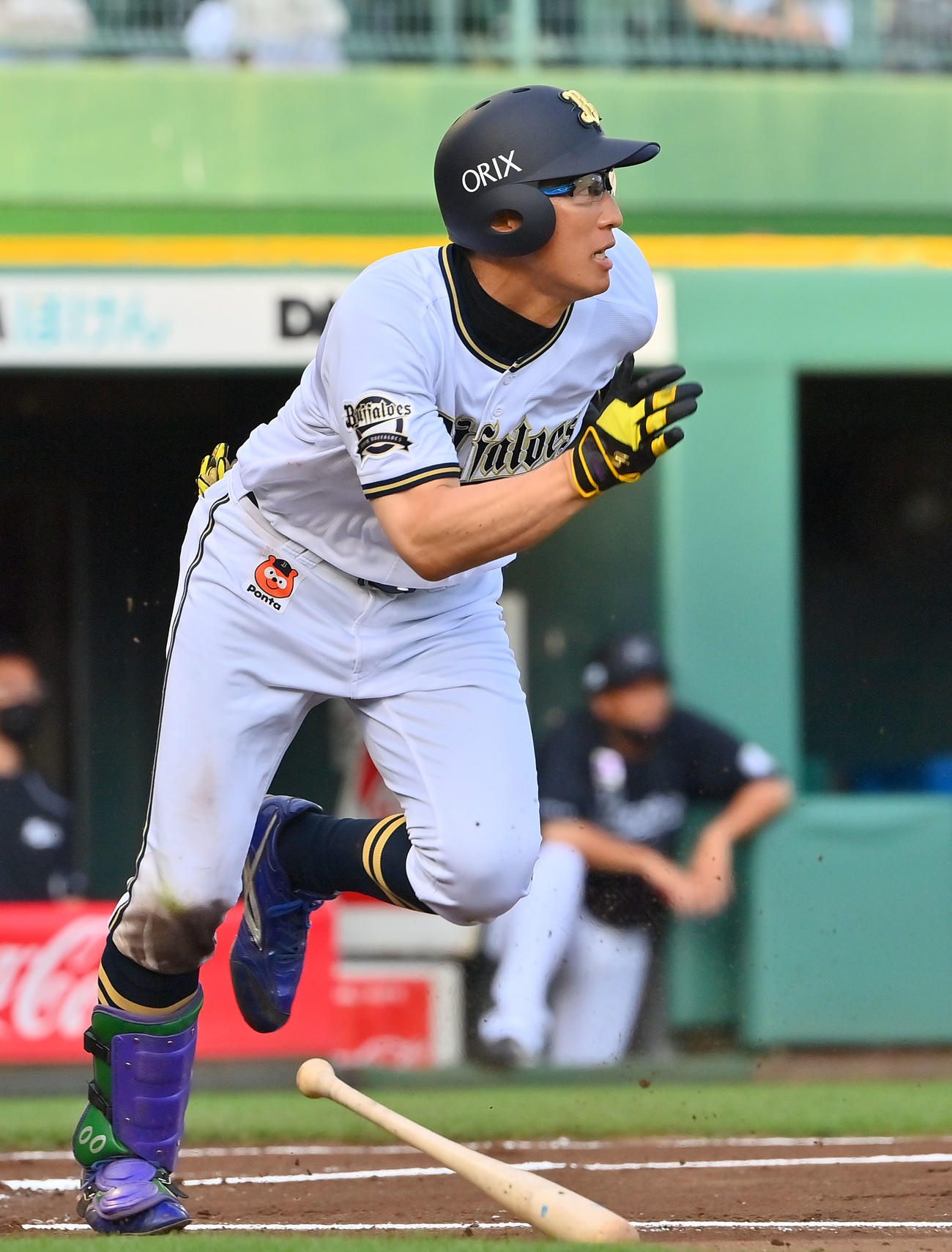 オリックス対ロッテ　6回裏オリックス1死、遊撃へ内野安打を放つ石岡（撮影・和賀正仁）