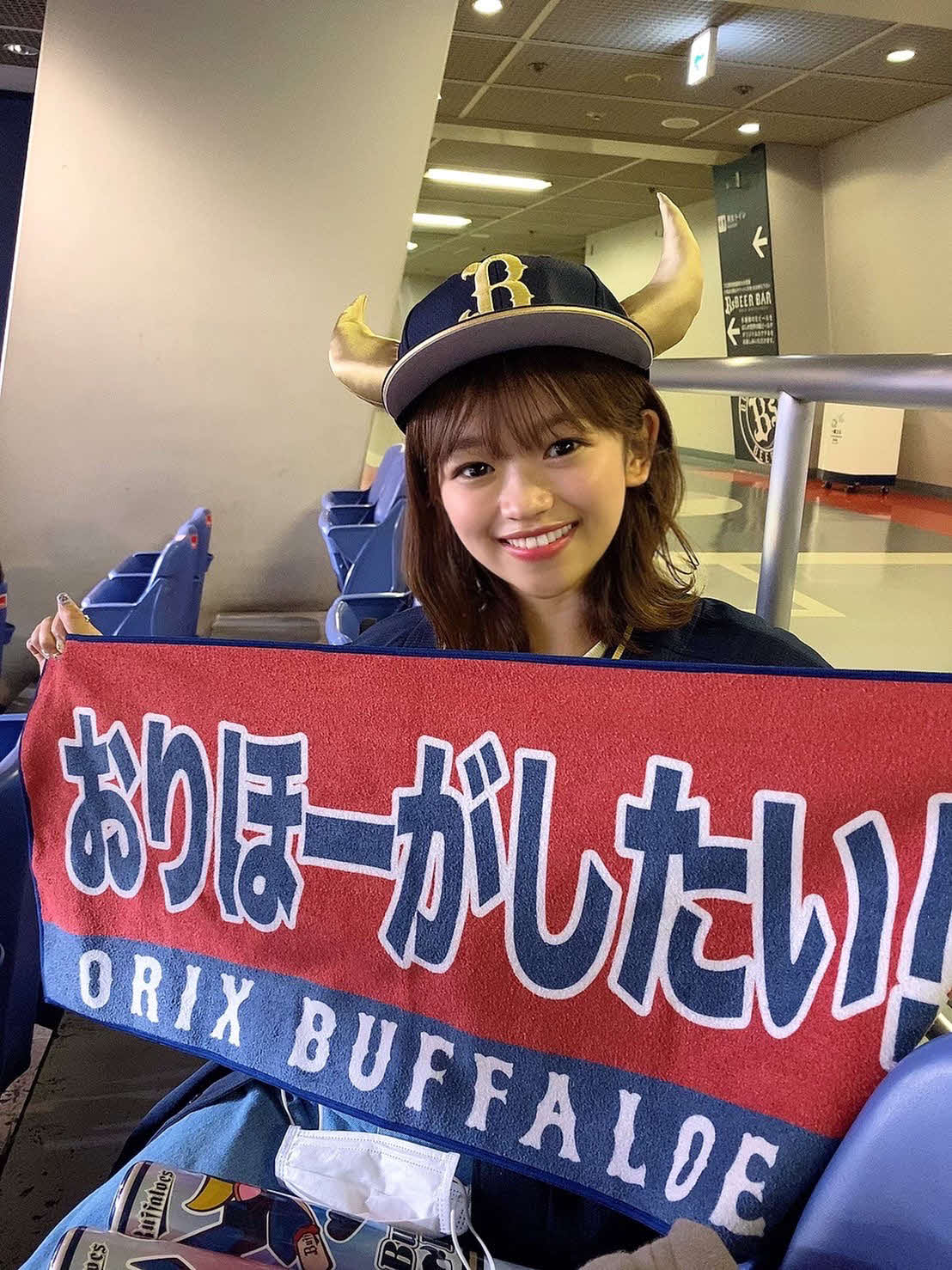おりほーがしたい！タオルを持つ元ラストアイドルの岡村茉奈（本人提供）