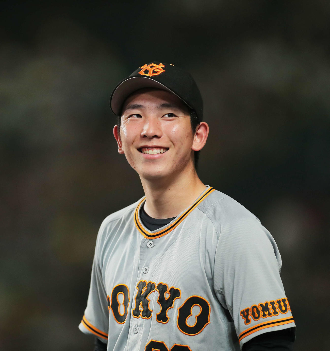 阪神対巨人　8回裏まで無失点に抑え、笑顔を見せる戸郷（撮影・河田真司）