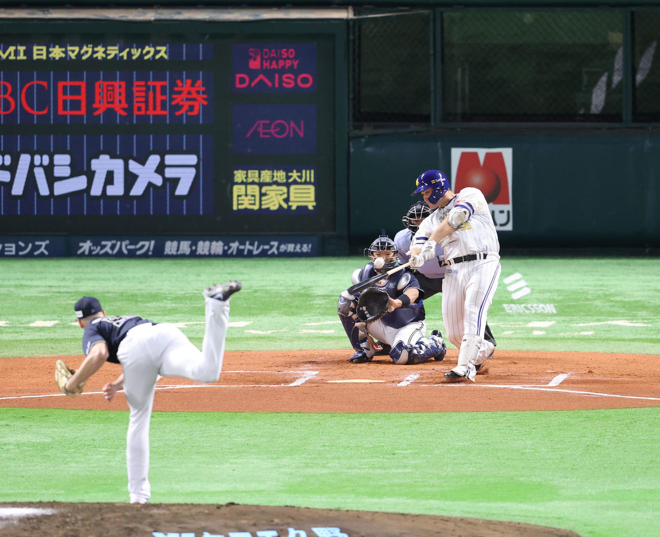 ソフトバンク対オリックス　6回裏ソフトバンク無死、リチャードは左越えソロ本塁打を放つ（撮影・梅根麻紀）