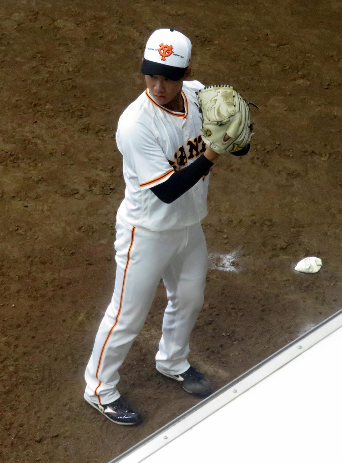 ジャイアンツ球場で1軍の投手練習に合流し、ブルペンで汗を流す井上（撮影・三須一紀）