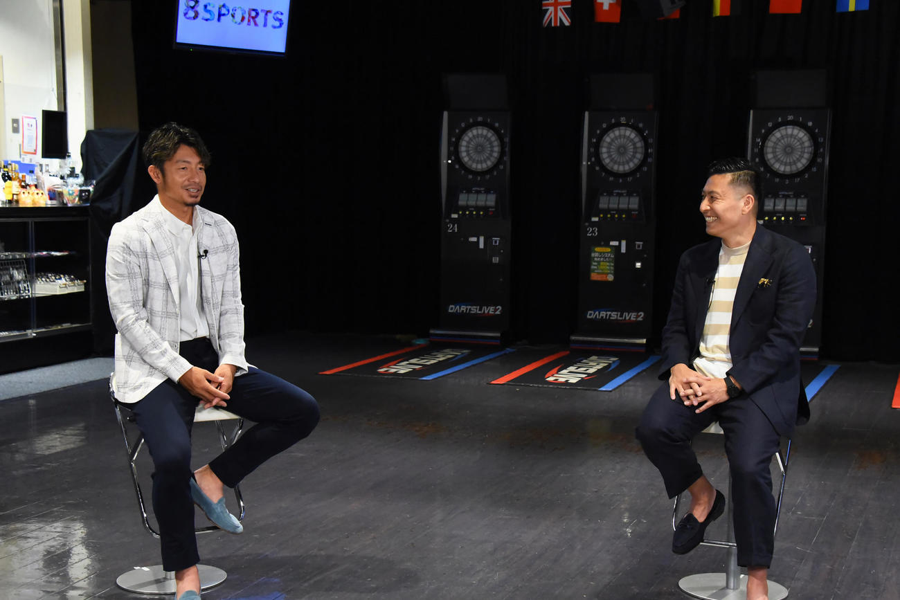 カンテレ新番組「8SPORTS」の初回収録に参加した鳥谷敬氏（左）と寺内健（カンテレ提供）