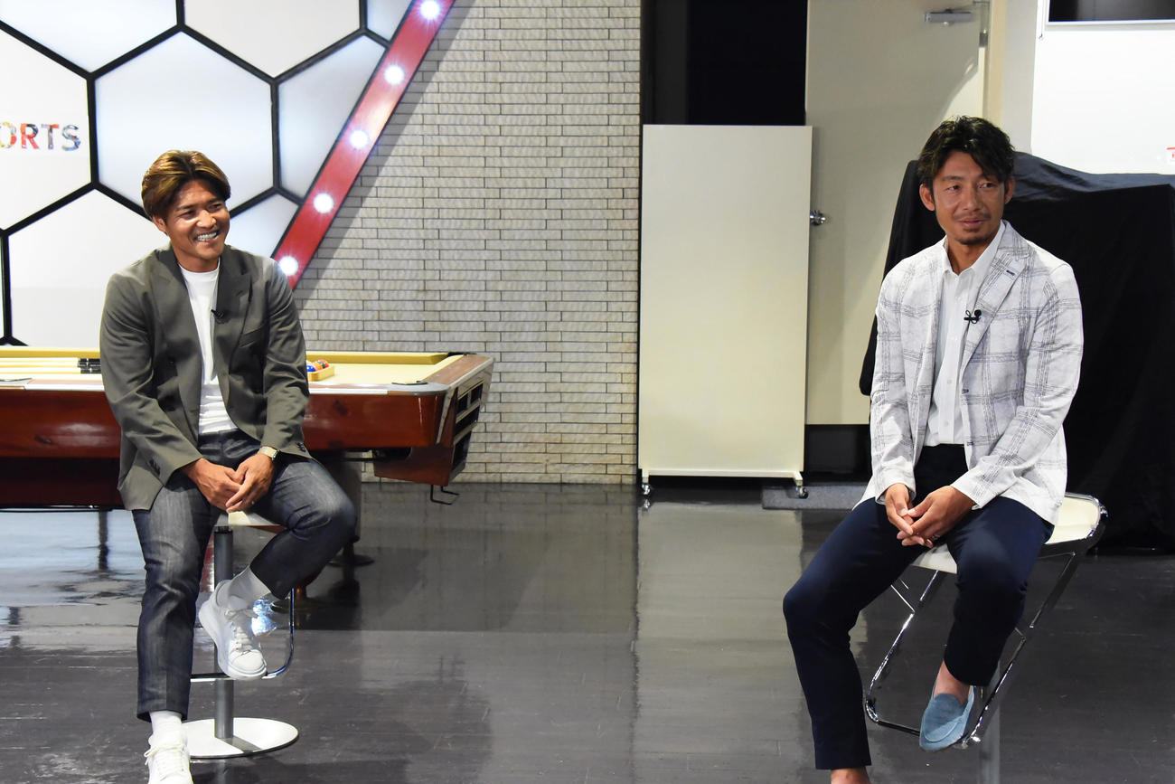 カンテレ新番組「8SPORTS」の初回収録に参加した大久保嘉人氏（左）と鳥谷敬氏（カンテレ提供）