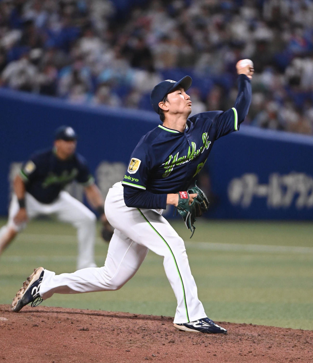中日対ヤクルト　8回裏、ヤクルト3番手で登板する宮台（撮影・森本幸一）