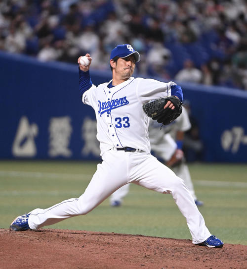 中日対ヤクルト　6回表、中日2番手で登板する祖父江（撮影・森本幸一）