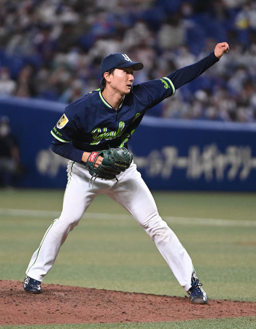 中日対ヤクルト　8回裏、ヤクルト3番手で登板する宮台（撮影・森本幸一）