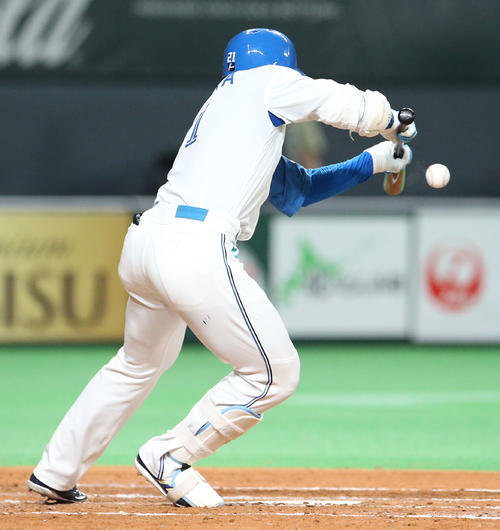 日本ハム】清宮幸太郎バントの構えにどよめき 小フライとなり通算2個