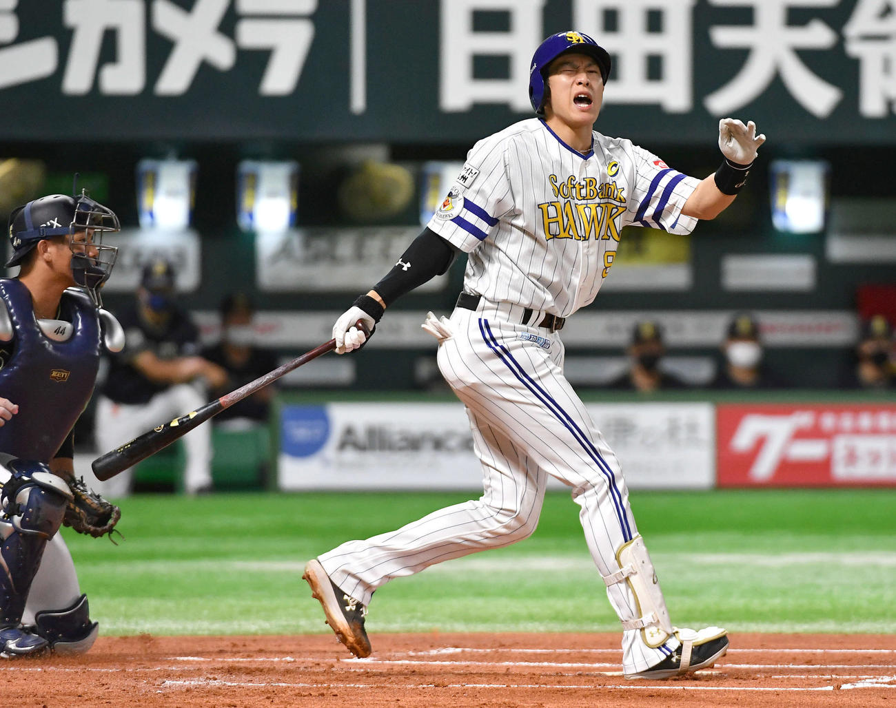 ソフトバンク対オリックス　1回裏ソフトバンク2死三塁、空振り三振に倒れて悔しそうな表情を見せる柳田（撮影・岩下翔太）