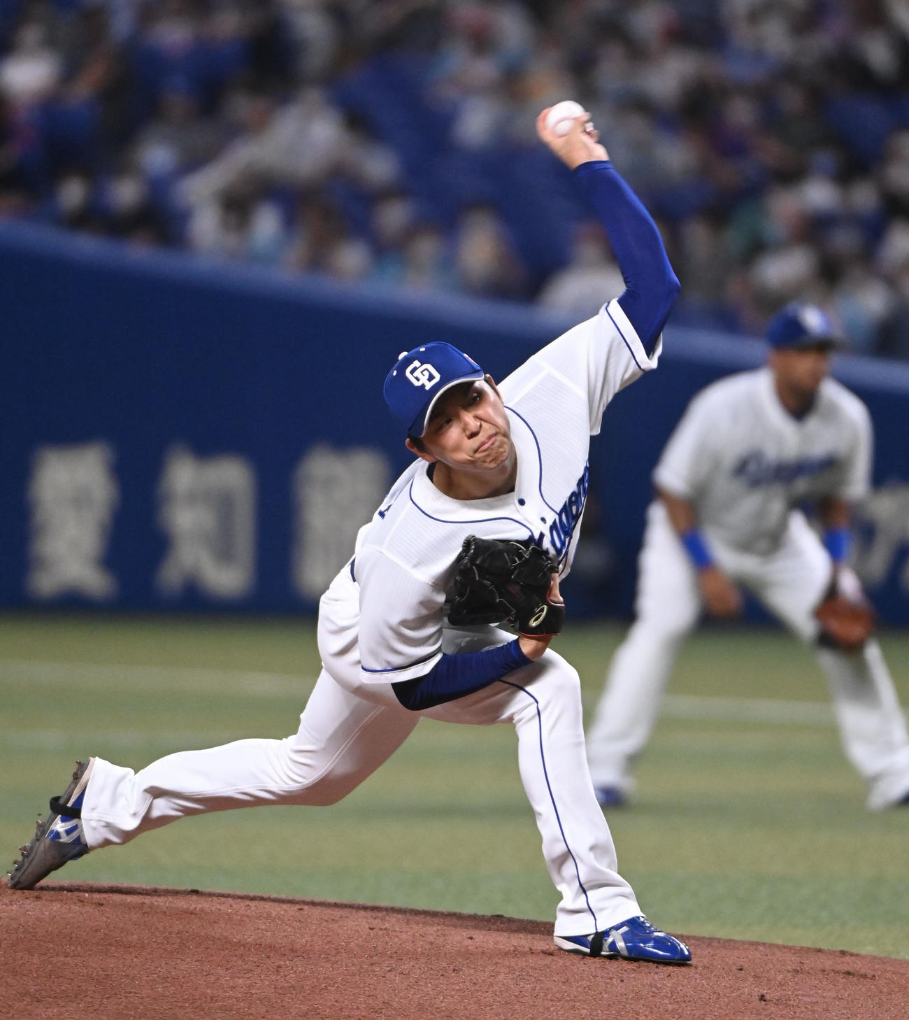 中日対ヤクルト　力投する中日先発の笠原祥（撮影・森本幸一）
