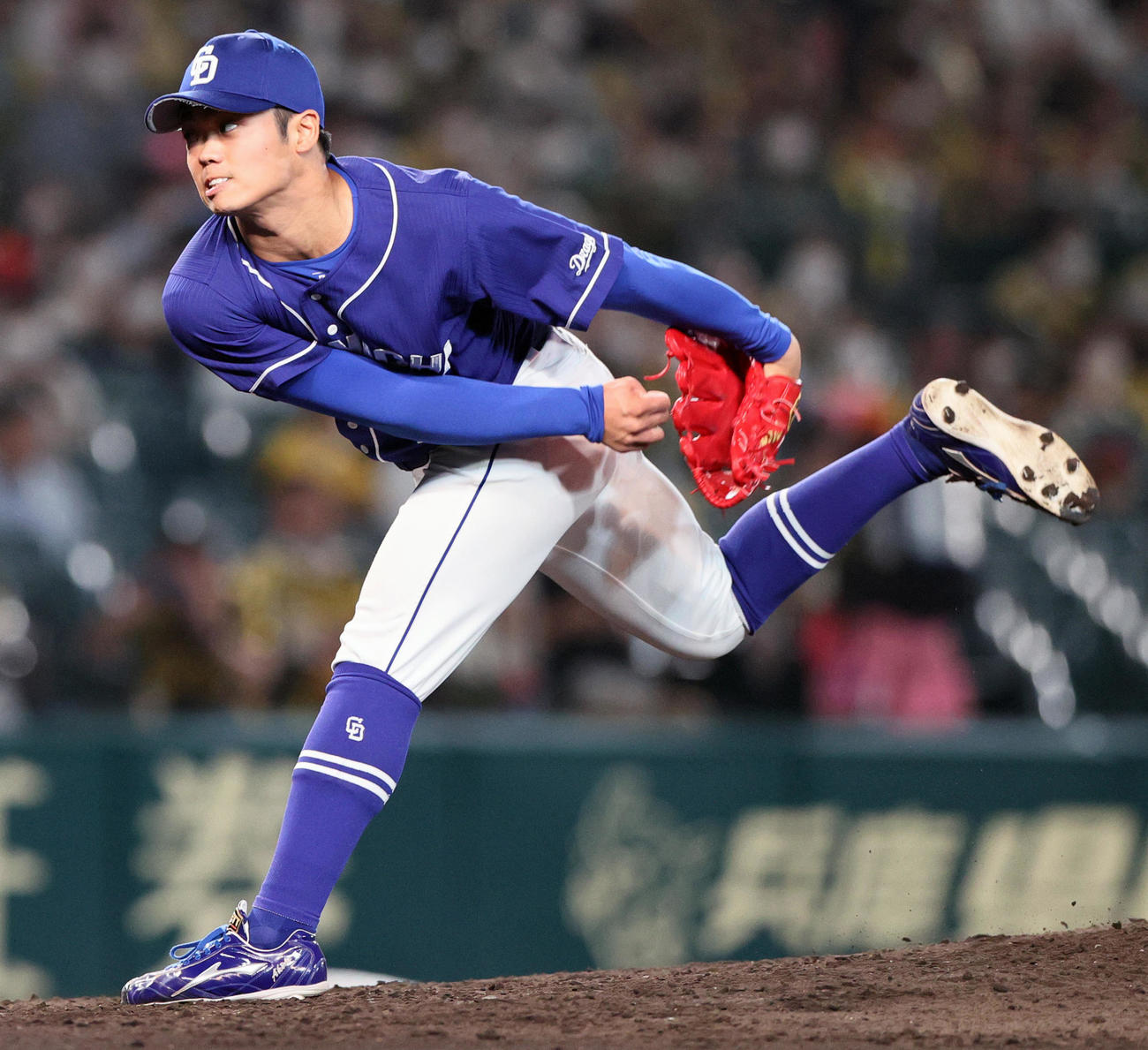 阪神対中日　7回に登板する中日根尾（撮影・上山淳一）