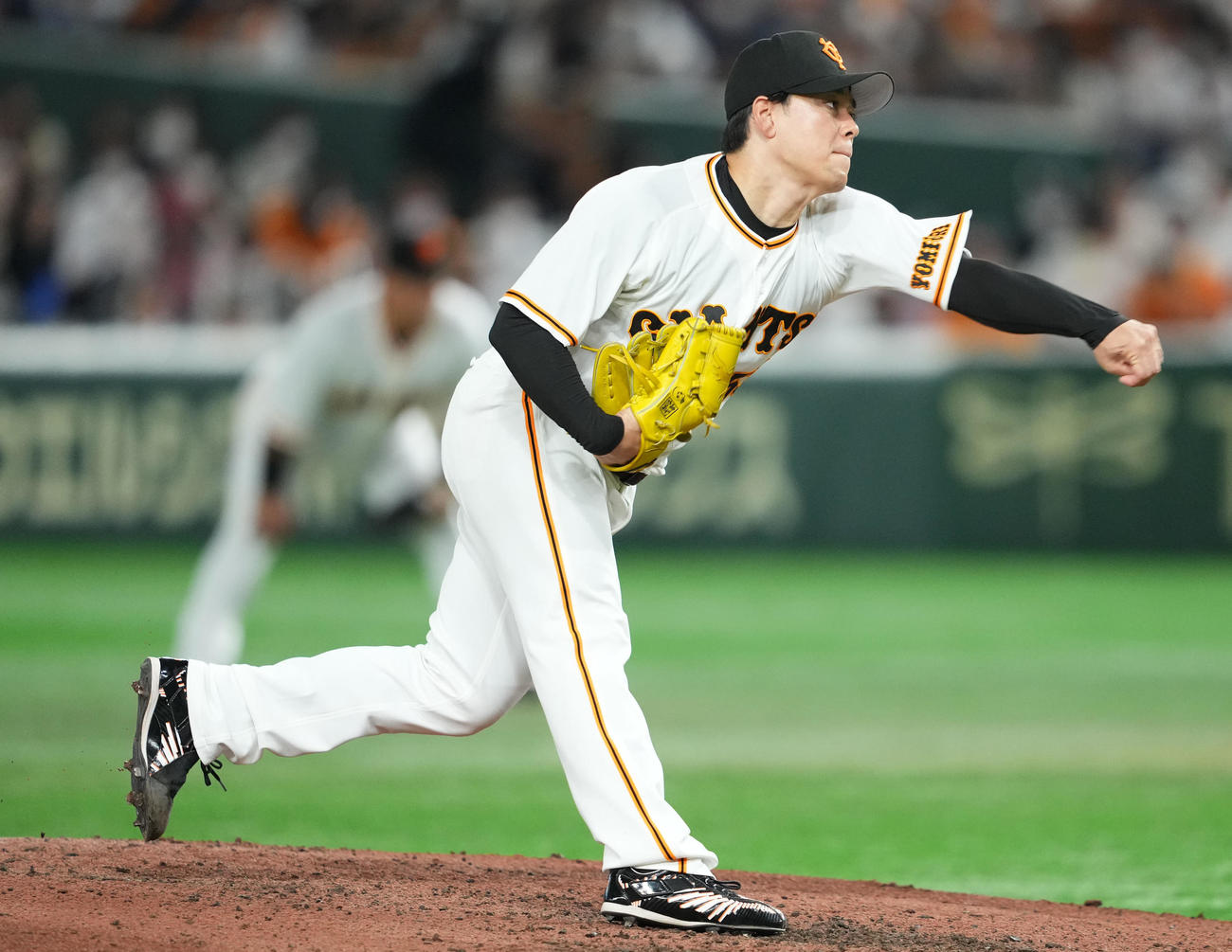 巨人対広島　7回表から登板した巨人高梨（撮影・横山健太）