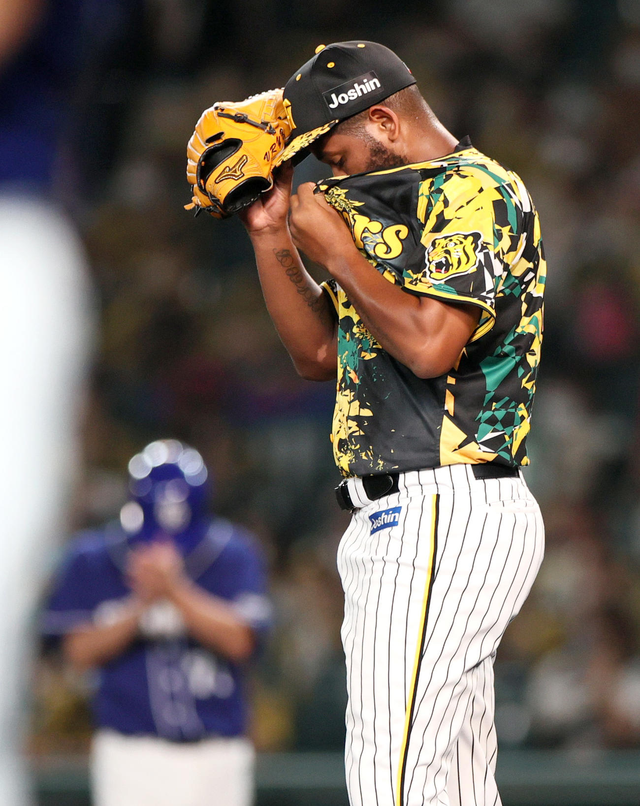 阪神対中日　11回表中日2死、アルカンタラは平田に左越え本塁打を被弾する（撮影・上山淳一）