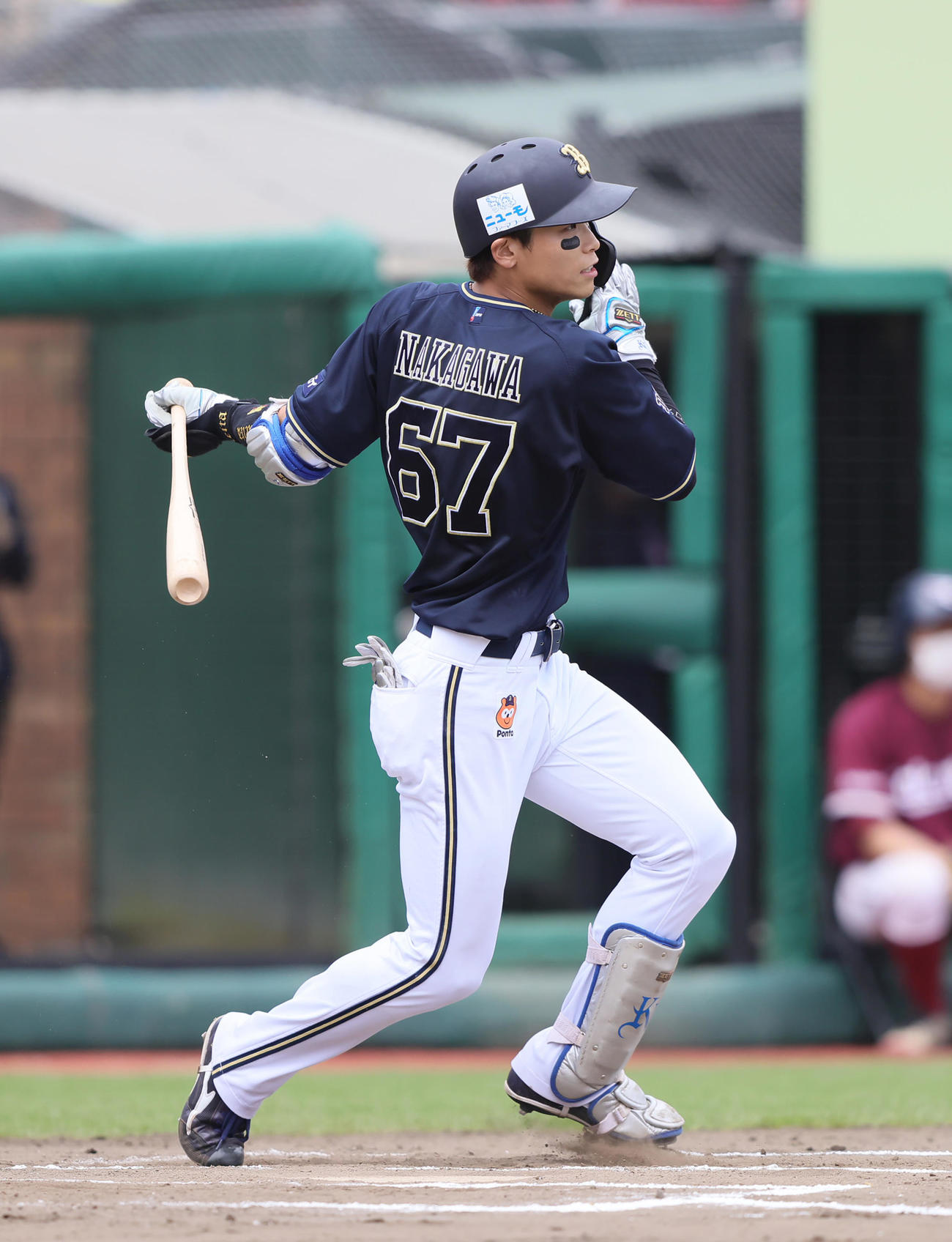 楽天対オリックス　6回表オリックス1死一、三塁、中川圭は左前適時打を放つ（撮影・足立雅史）