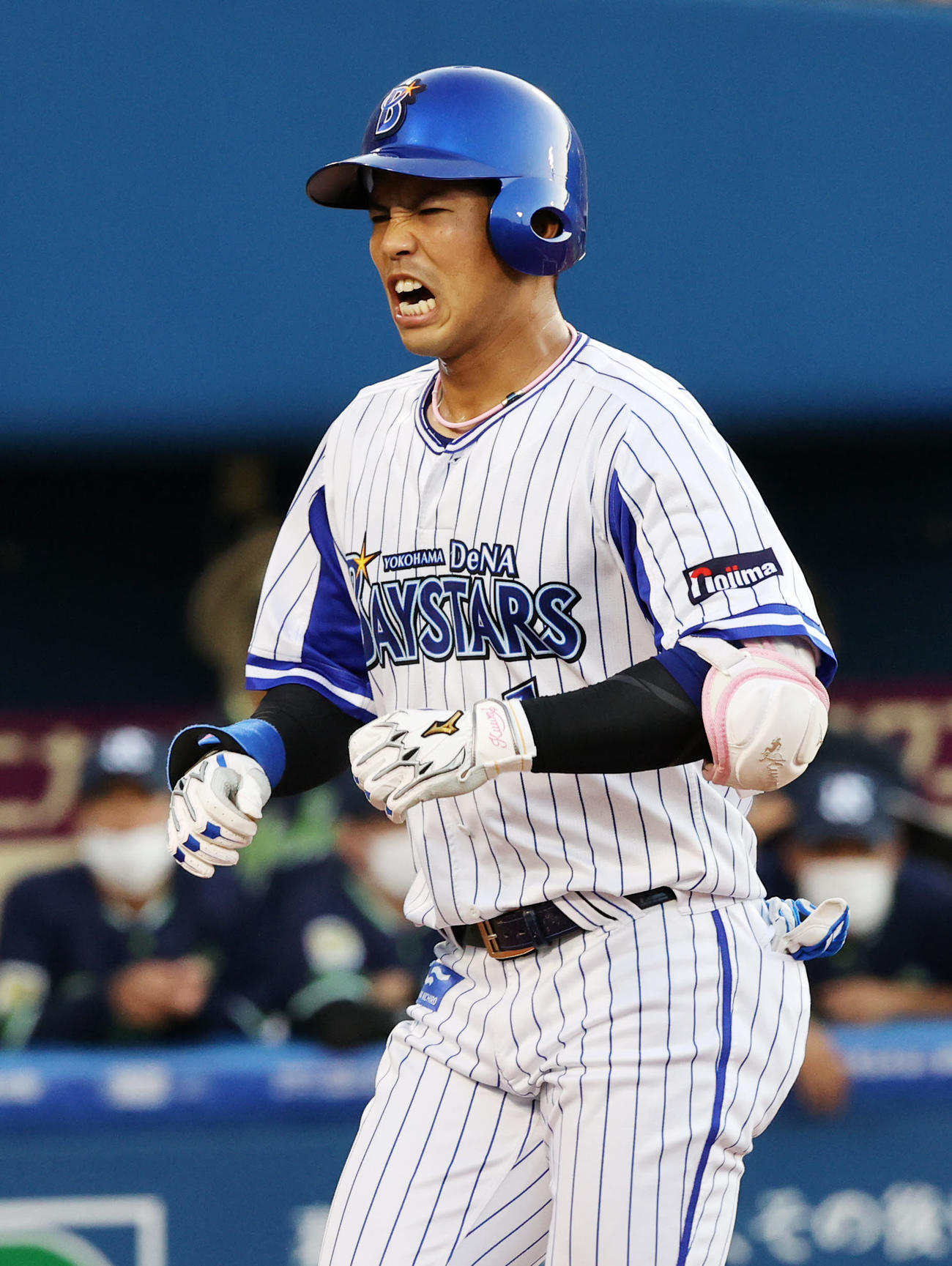 DeNA対ヤクルト　1回裏DeNA1死、桑原は左越えソロ本塁打を放つ（撮影・鈴木正人）