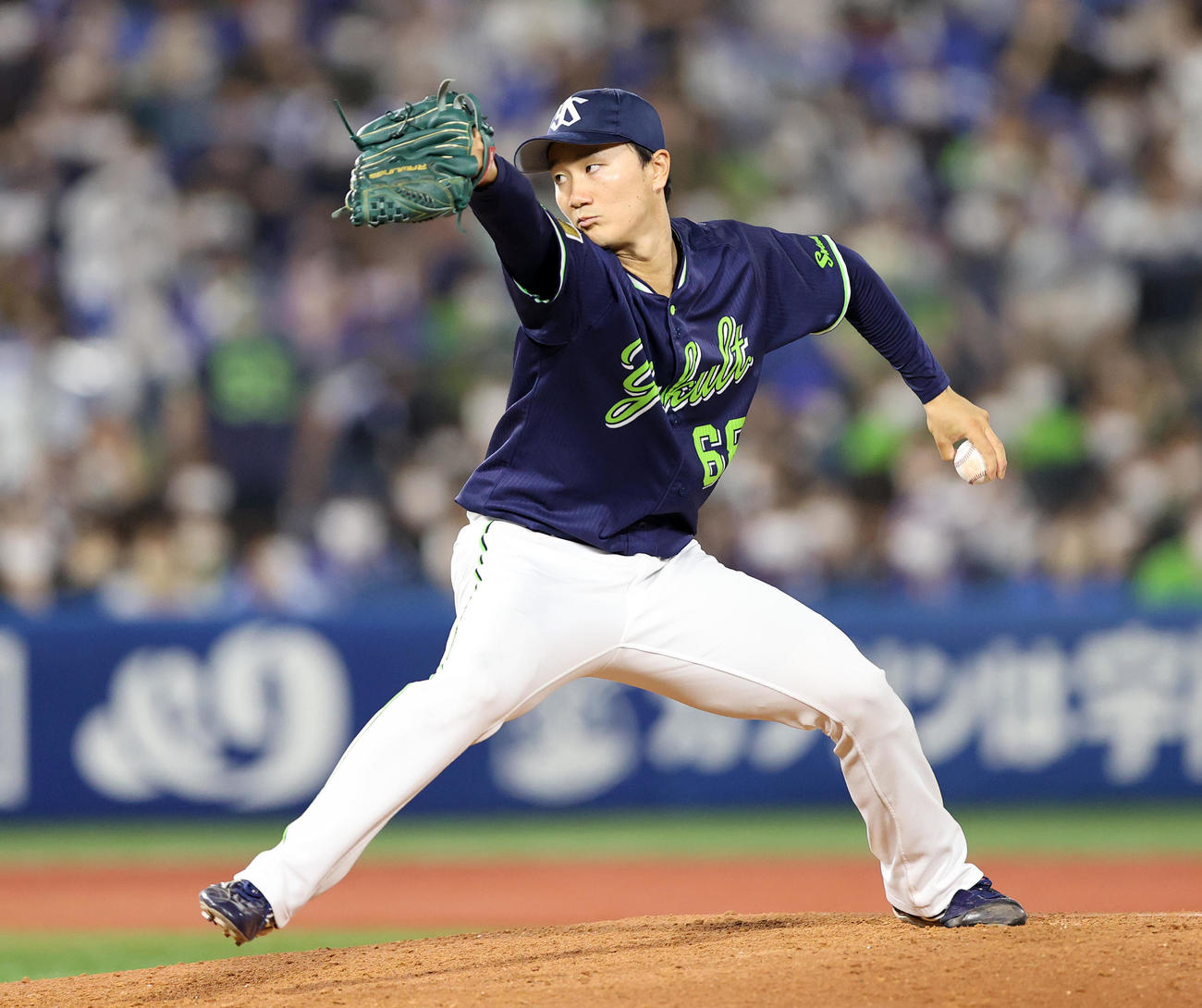 DeNA対ヤクルト　力投するヤクルト2番手の宮台（撮影・鈴木正人）