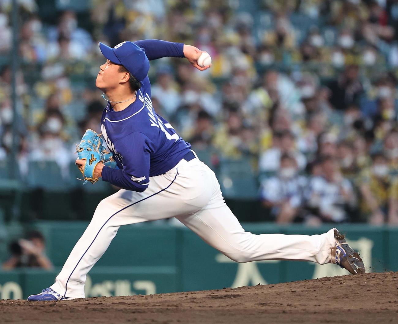 阪神対中日　力投する中日先発の柳（撮影・上田博志）