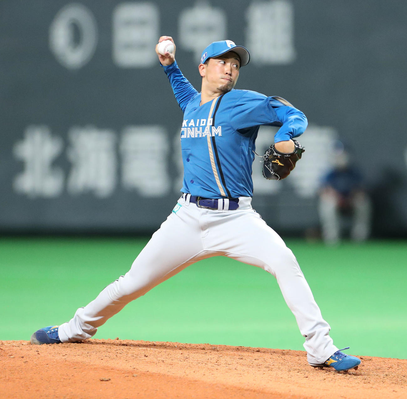 日本ハム対西武　日本ハム5番手の井口（撮影・佐藤翔太）