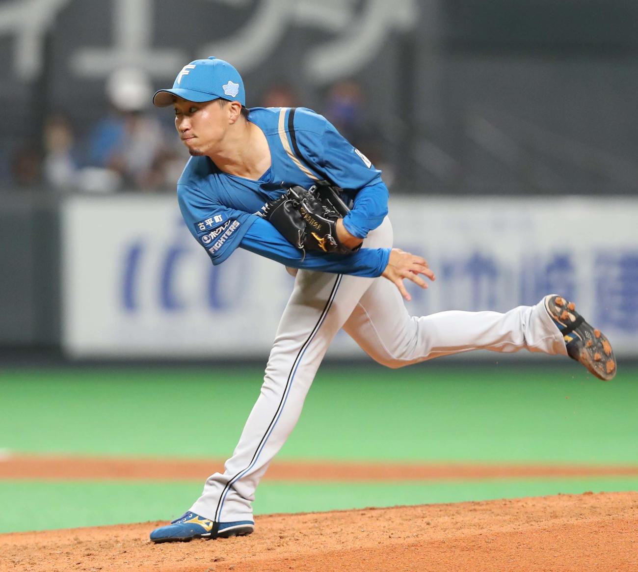日本ハム対西武　7回に登板の井口（撮影・黒川智章）
