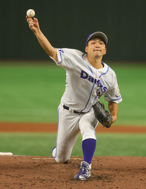 JR東日本対大阪ガス　力投する大阪ガス先発の河野（撮影・野上伸悟）