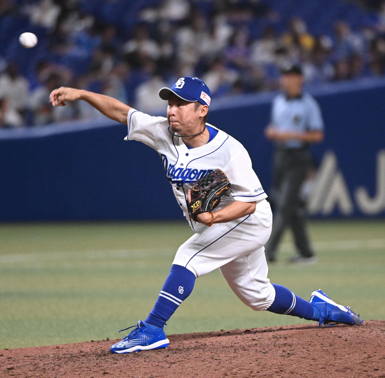 中日対DeNA 9回表、中日3番手で登板し通算500試合登板を達成した谷元（撮影・森本幸一）