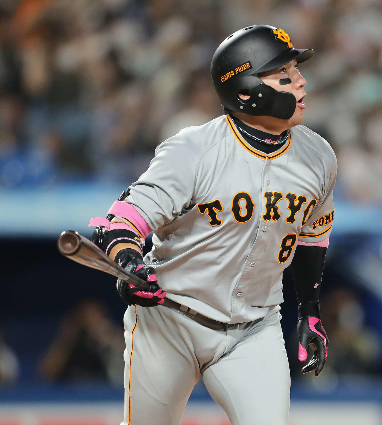 ヤクルト対巨人　9回表巨人無死一塁、決勝の右越え2点本塁打を放つ丸（撮影・河田真司）