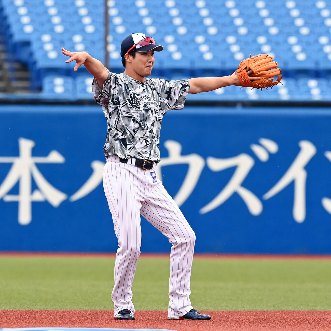 ヤクルト対巨人　戦列復帰し守備練習をするヤクルト山田（撮影・たえ見朱実）