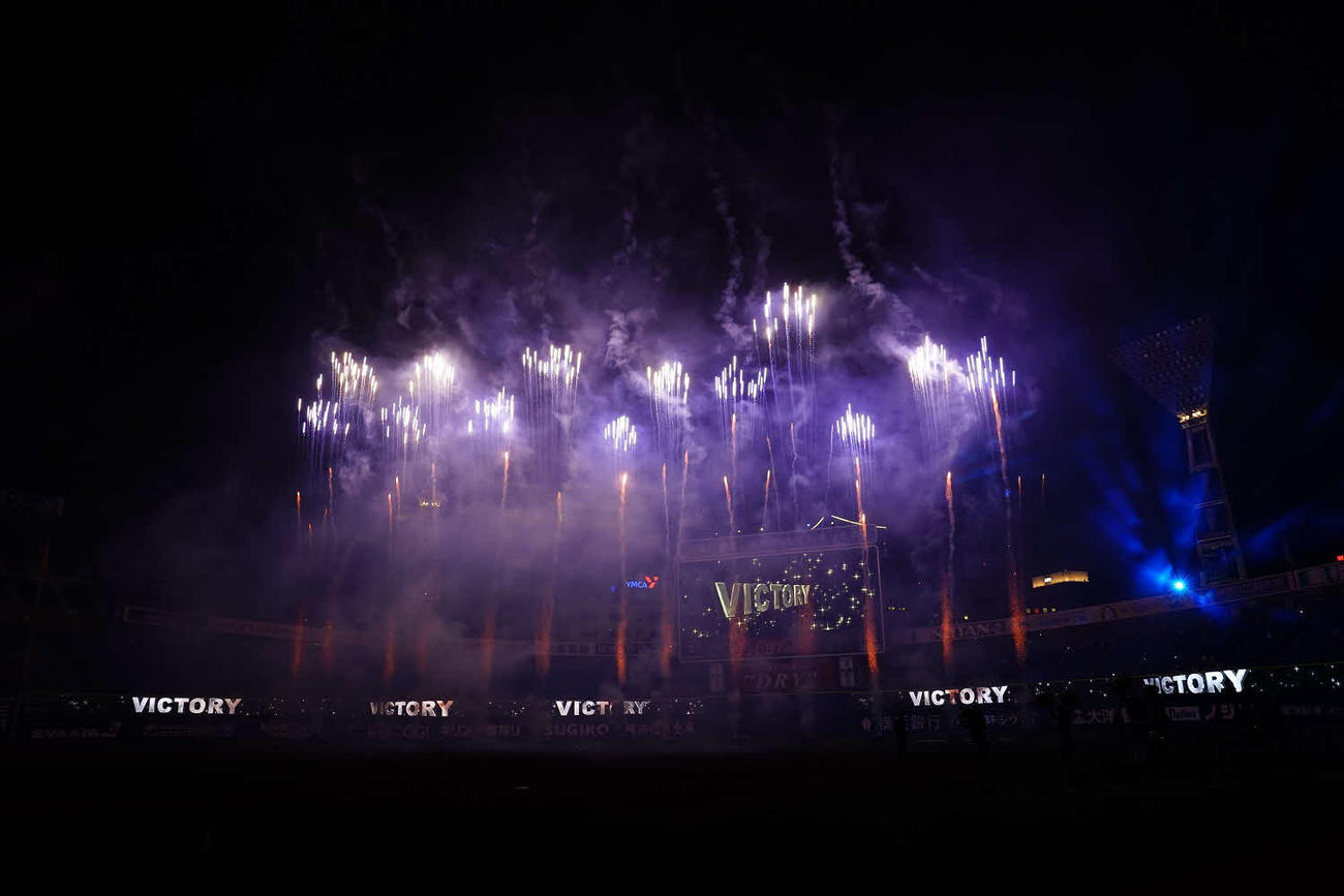 DeNAのイベント「STAR☆NIGHT WEEKS FIREWORKS SHOW」（球団提供）