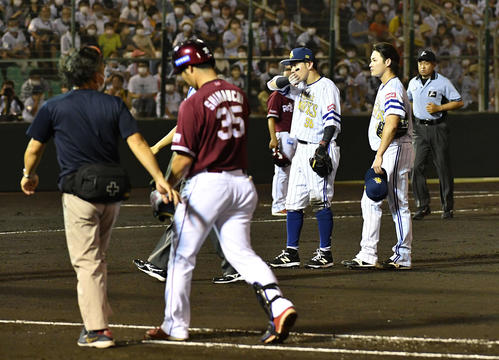 ソフトバンク 笠谷俊介わずか１球で危険球退場 楽天島内への初球が頭部死球 プロ野球写真ニュース 日刊スポーツ