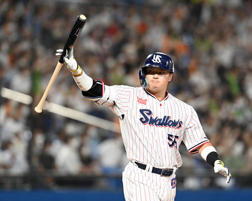 ヤクルト】村上宗隆32号3ラン、会心の当たりで点差広げる「いい角度で
