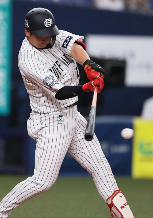 オリックス対日本ハム 3回裏オリックス無死、紅林は中前打を放つ(撮影・上山淳一)