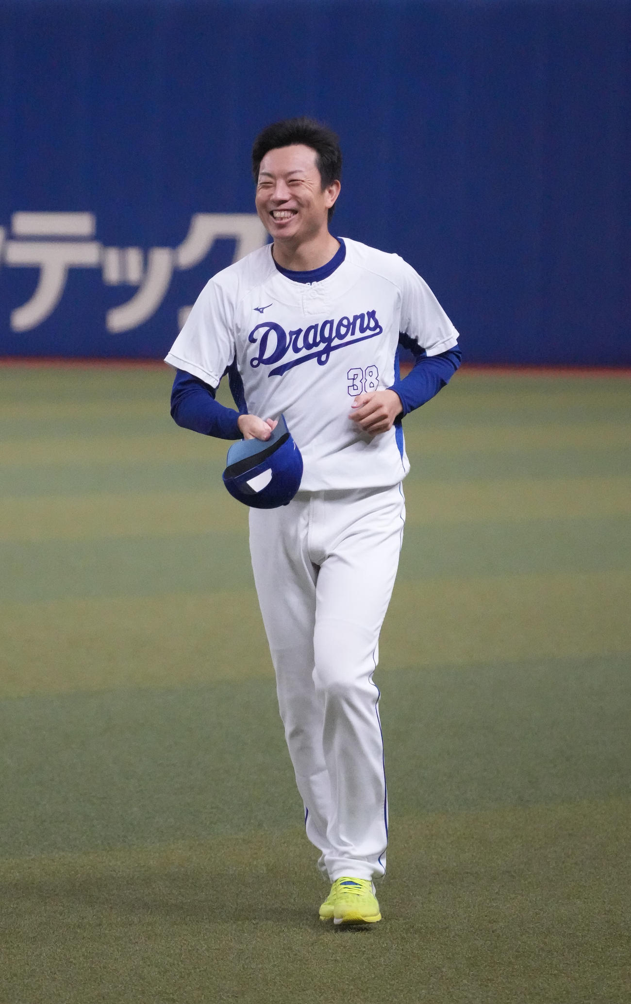 練習に合流し明るい表情を見せる松葉（撮影・森本幸一）