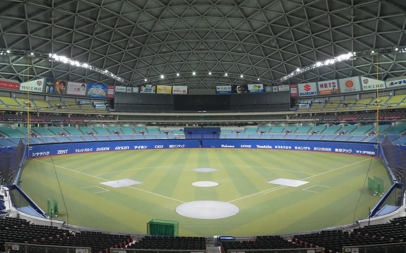 投手練習後、明日の試合に向け整備されたグラウンド（撮影・森本幸一）