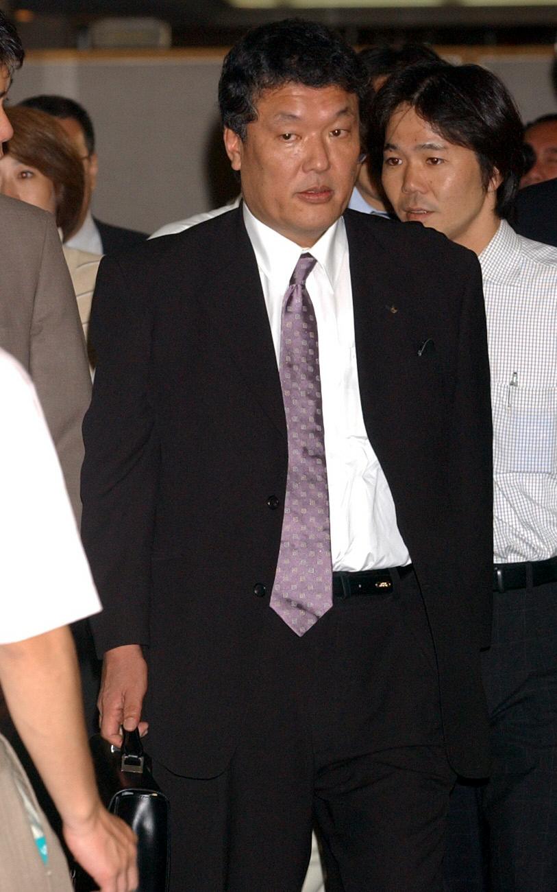 近鉄の球団代表を務めた足高圭亮さん＝2004年8月撮影