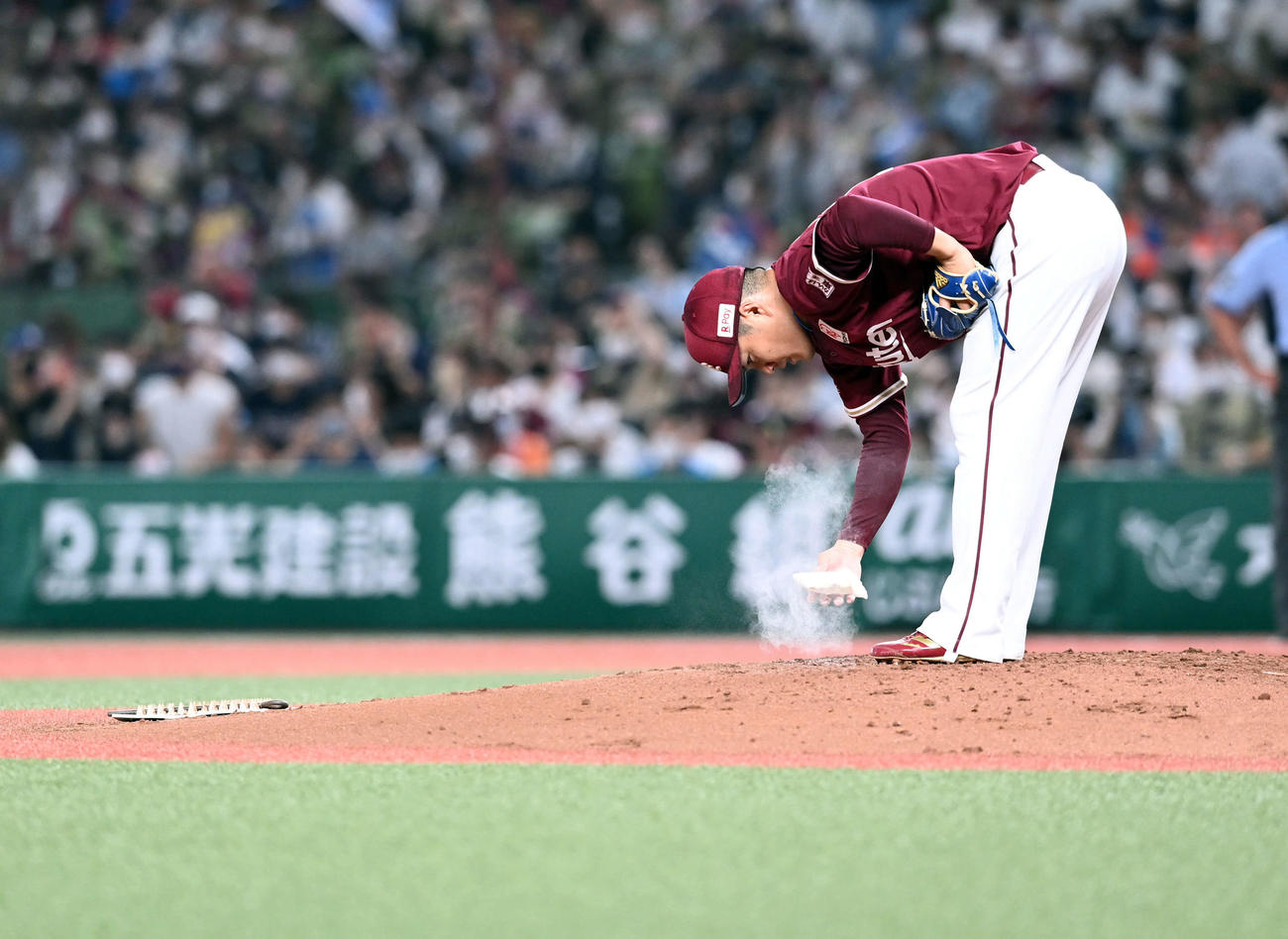 西武対楽天　2回裏西武2死二塁、森に適時打を許し4－0とされる楽天先発の則本昂（撮影・たえ見朱実）