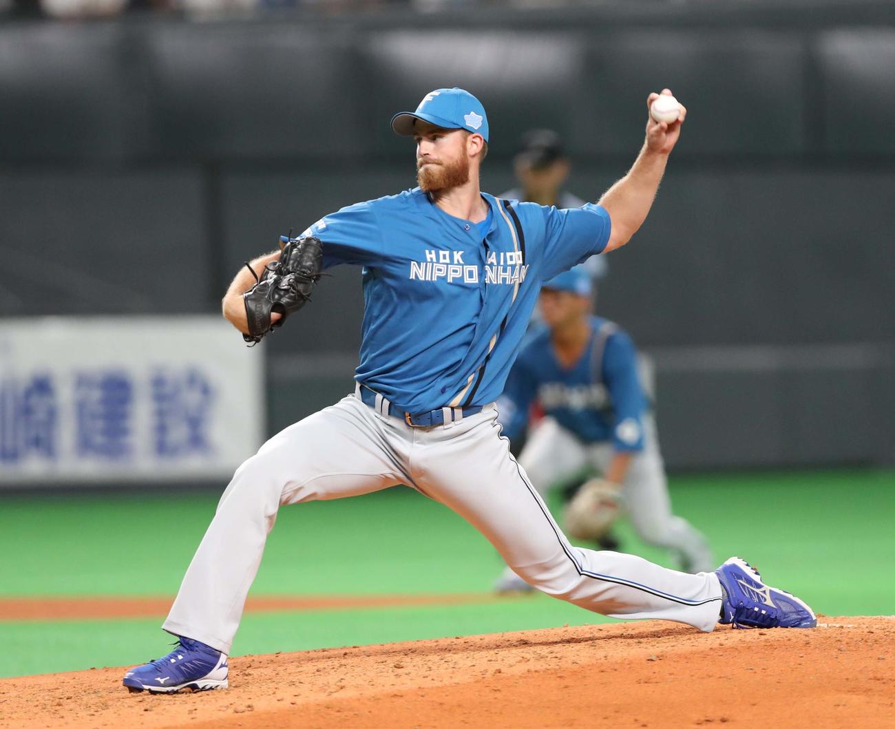 日本ハム対ロッテ　6回に登板のコナー・メネズ（撮影・黒川智章）