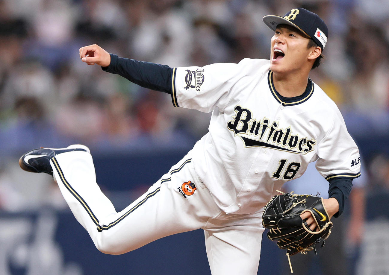 オリックス対ソフトバンク　2回表ソフトバンク1死、山本は打者グラシアルに投球し声を出す（撮影・上山淳一）