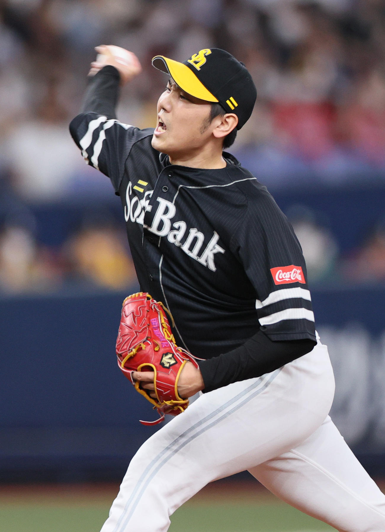 オリックス対ソフトバンク　力投するソフトバンク先発の石川（撮影・上山淳一）