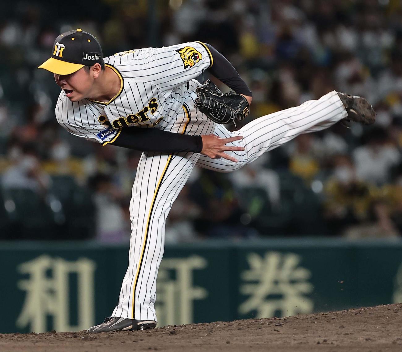 阪神対DeNA戦　阪神2番手で登板する浜地（撮影・上田博志）