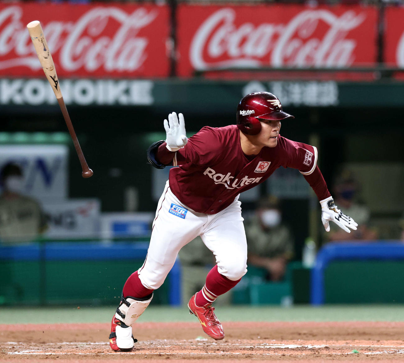 西武対楽天　3回表楽天2死満塁、茂木は右2点適時打を放つ（撮影・浅見桂子）