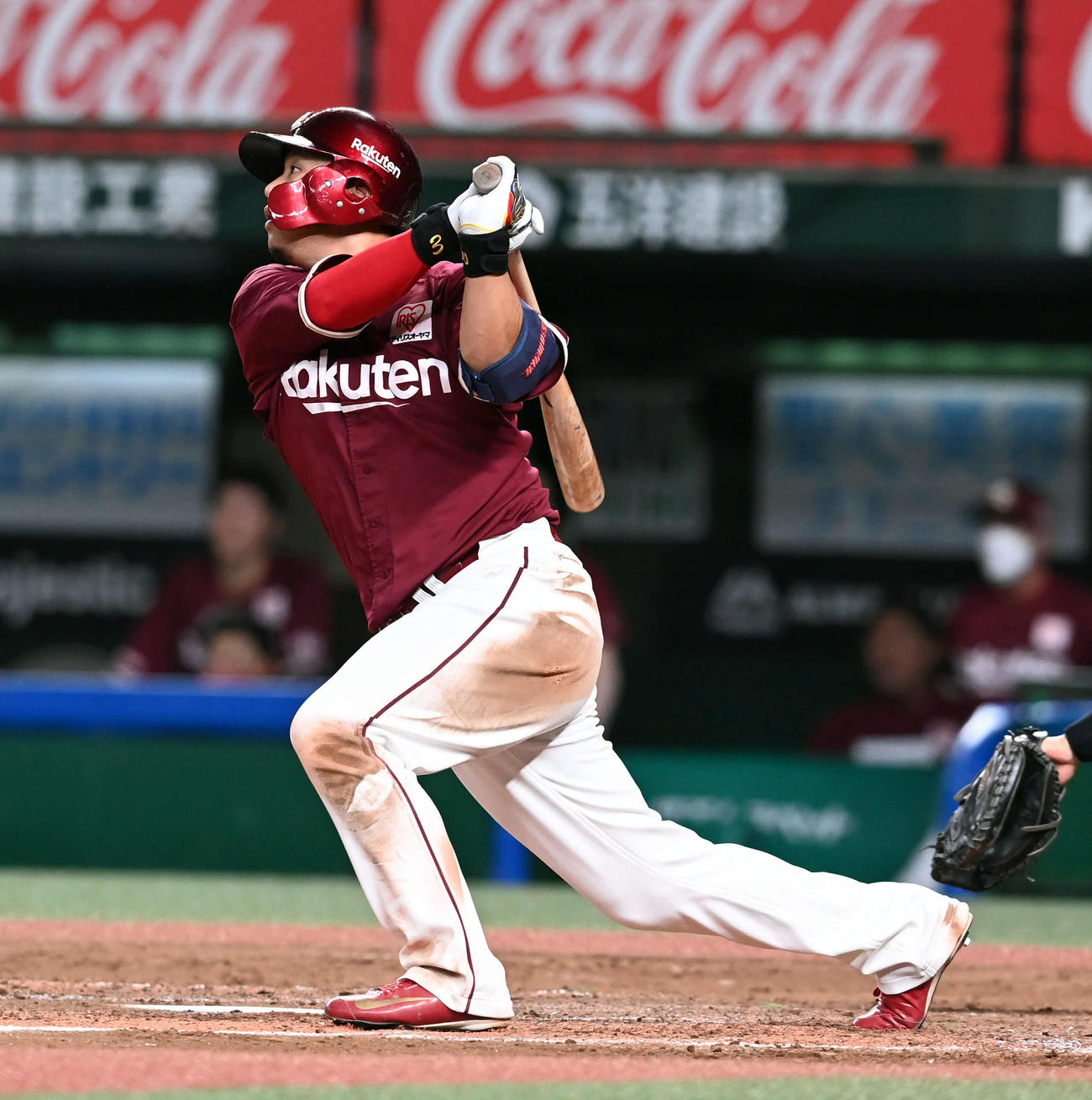 西武対楽天　5回表楽天無死一、二塁、中前適時打を放つ浅村（撮影・たえ見朱実）