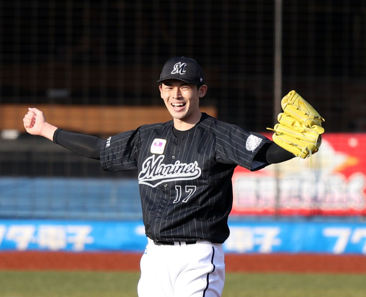 4月10日、オリックス戦で完全試合を達成したロッテ佐々木朗希