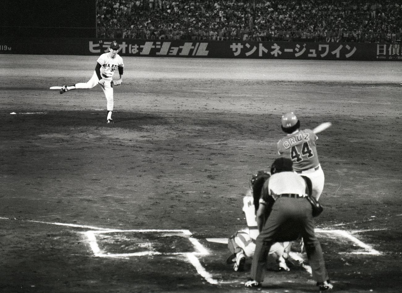 84年7月、6回に江川はクルーズを三振に仕留めて8者連続奪三振を達成